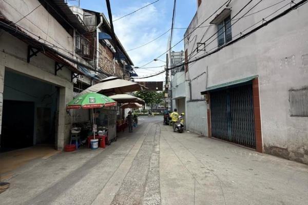 Quận 7: Hẻm Ô-tô Kề Phú Mỹ Hưng; Ngang gần 5m, dài: 16m; 4 Lầu; Mới, Đẹp. 7,9tỷ